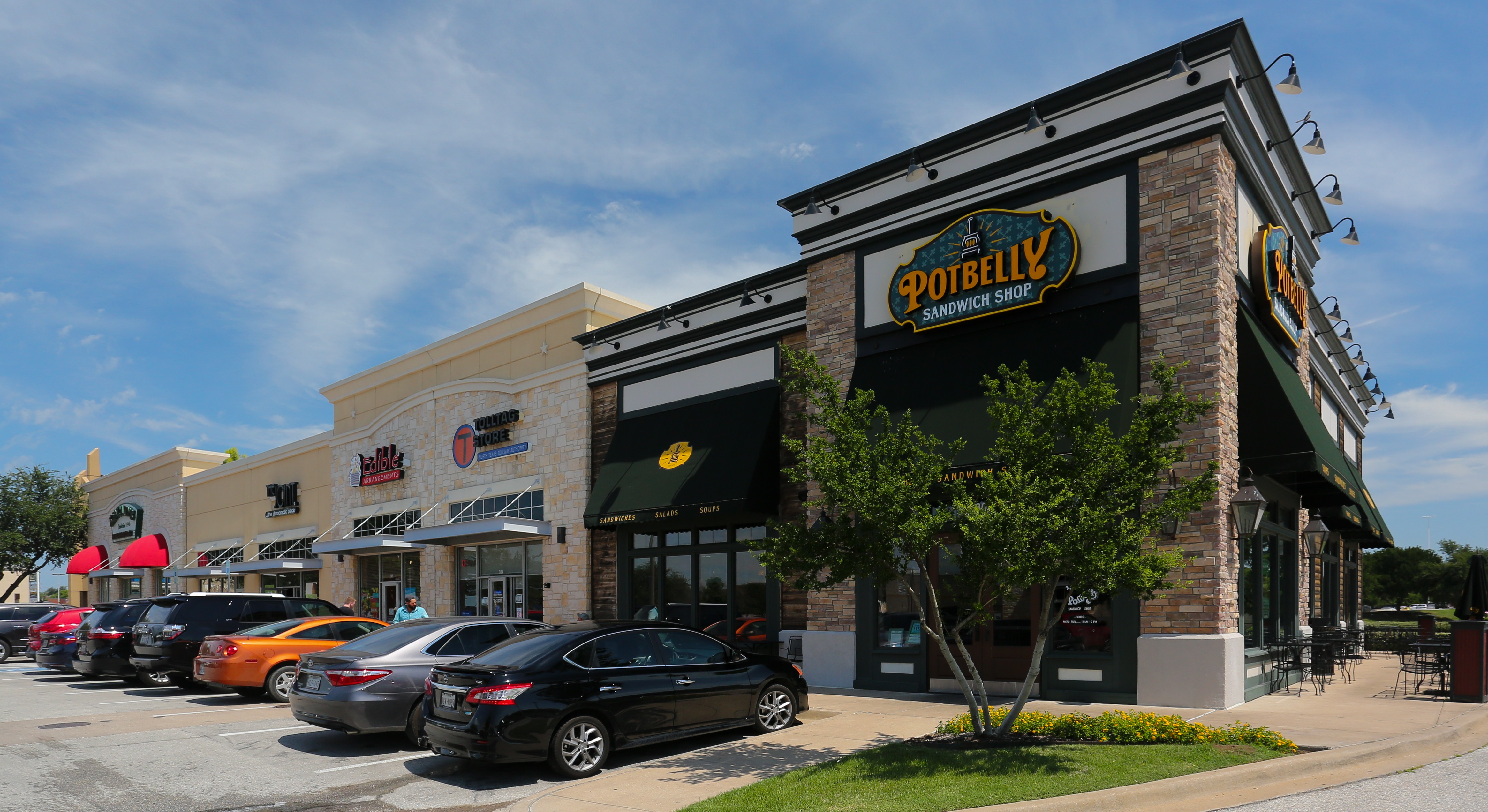 ALTO Real Estate Funds and Trademark JV Acquire 5000 South Hulen Shopping Center in Forth Worth, TX